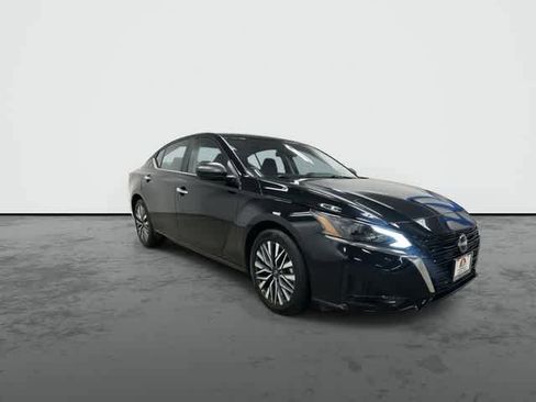 Used 2025 Nissan Altima 2.5 SV image 6