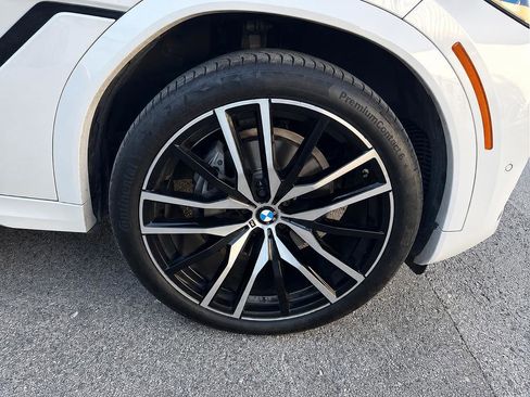 Certified 2024 BMW X6 xDrive40i w/ Executive Package AWD/4WD image 3