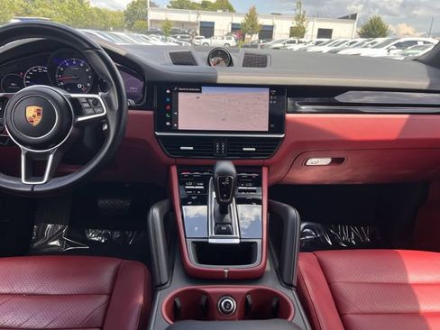 Used 2022 Porsche Cayenne AWD/4WD image 15