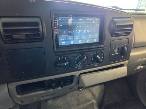 Used 2006 Ford F250 XL RWD image 19