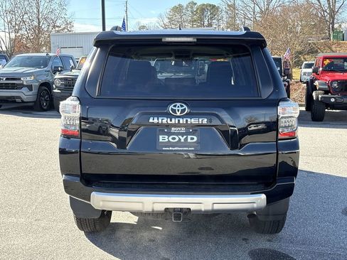 Used 2024 Toyota 4Runner TRD Off-Road Premium image 8