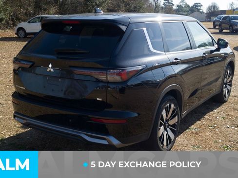 Used 2025 Mitsubishi Outlander SE image 4