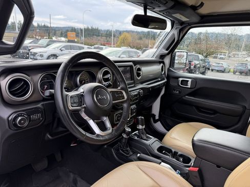 Used 2019 Jeep Wrangler Unlimited Rubicon w/ Steel Bumper Group image 16