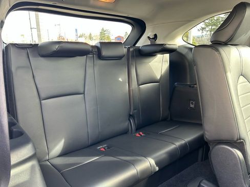 Certified 2024 Toyota Highlander XLE image 16