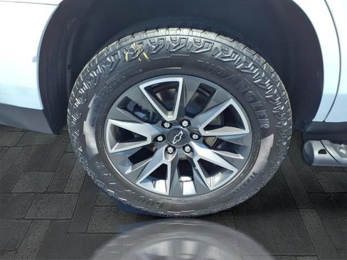 Used 2024 Chevrolet Tahoe Z71 w/ Luxury Package AWD/4WD image 11