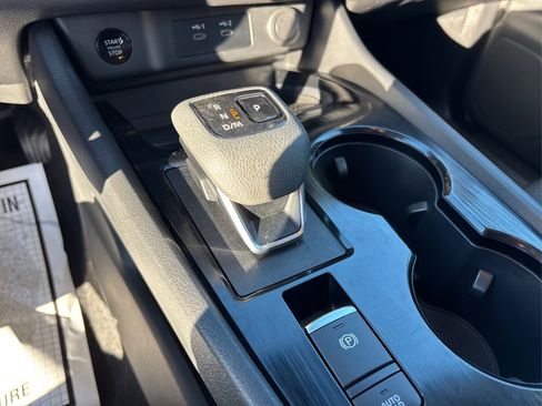 Certified 2025 Nissan Rogue SV image 34