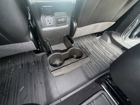 Used 2023 GMC Acadia SLT w/ Elevation Edition AWD/4WD image 37
