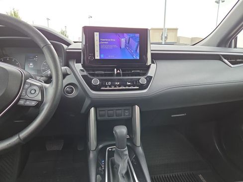 Used 2023 Toyota Corolla Cross SE image 24