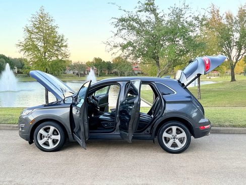 Used 2017 Lincoln MKC Premiere image 19