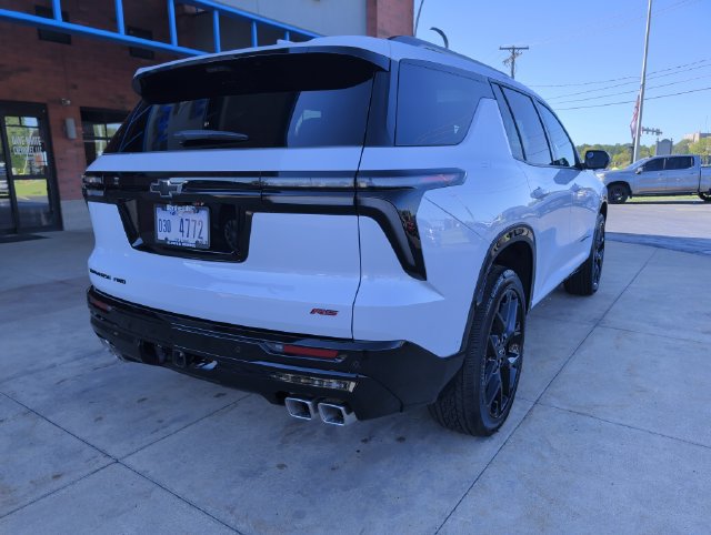Used 2026 Chevrolet Traverse RS w/ LPO, Floor Liner Package AWD/4WD image 9