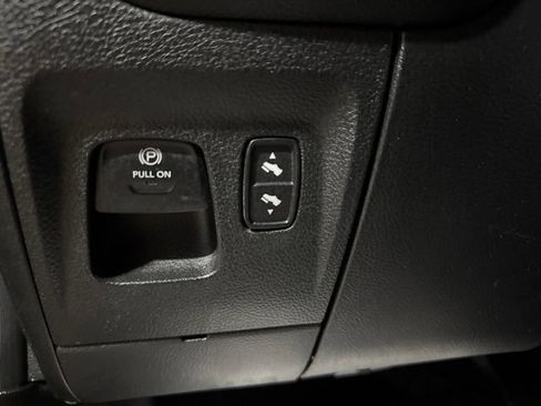 Used 2024 RAM 1500 Big Horn AWD/4WD image 9