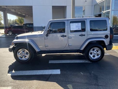 Used 2015 Jeep Wrangler Unlimited Sahara w/ Connectivity Group image 5