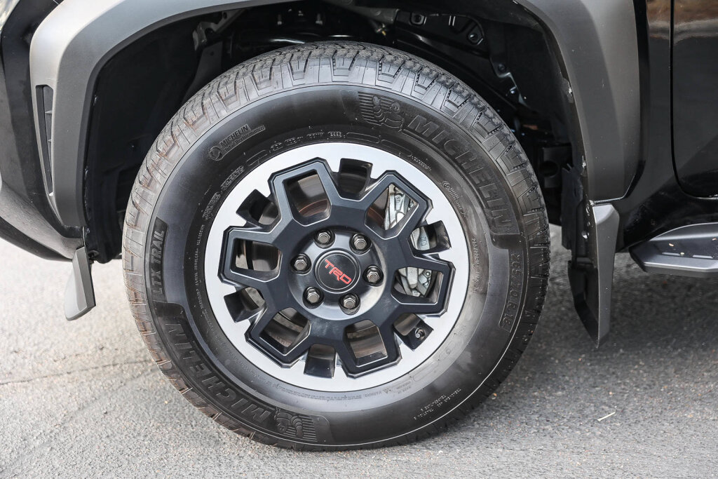 Certified 2025 Toyota 4Runner TRD Off-Road Premium AWD/4WD image 33