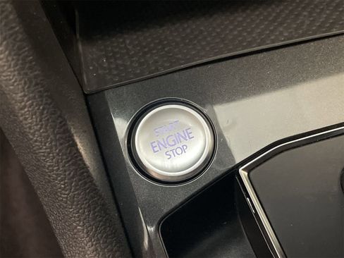 Used 2018 Volkswagen Tiguan SE image 7