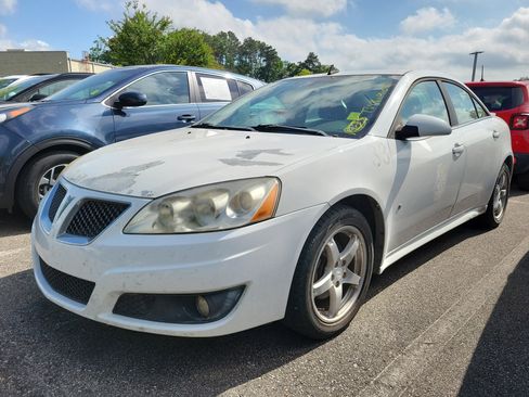 Used 2009 Pontiac G6 Sedan w/ Sport Package 2 FWD image 3