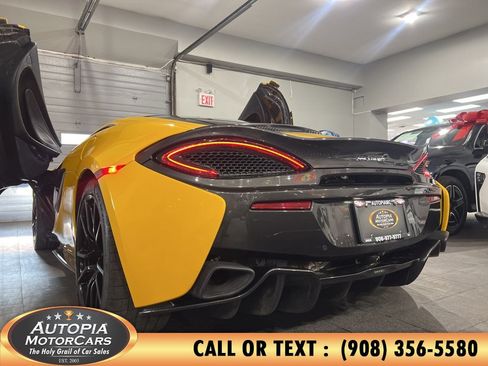 Used 2017 McLaren 570S RWD image 32