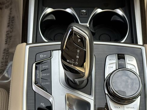 Used 2020 BMW 750i xDrive w/ Autobahn Package image 23