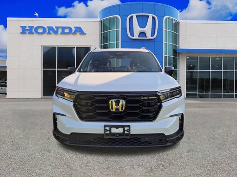 Used 2025 Honda Pilot Black Edition image 15