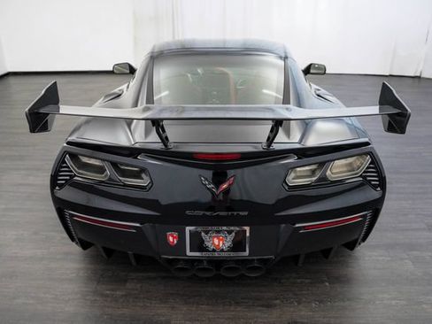 Used 2015 Chevrolet Corvette Z06 w/ 3LZ Preferred Equipment Group RWD image 15