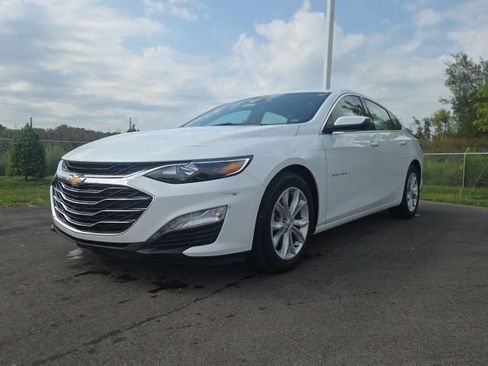 Used 2025 Chevrolet Malibu LT FWD image 2