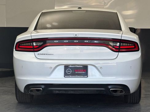 Used 2022 Dodge Charger SXT image 4