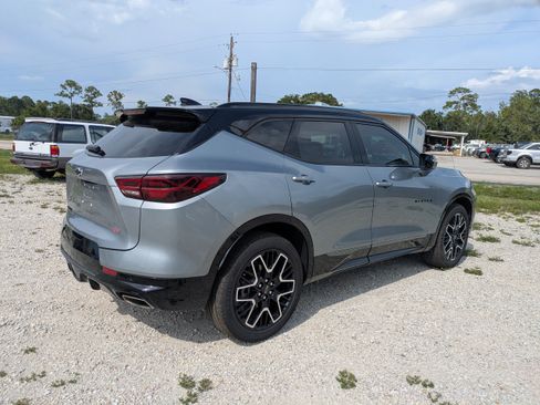 Used 2023 Chevrolet Blazer RS w/ Driver Confidence II Package FWD image 4