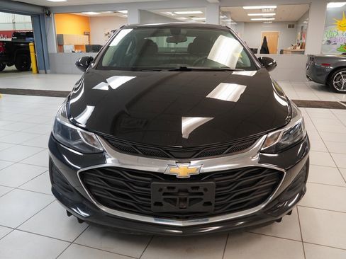 Used 2019 Chevrolet Cruze LT image 17