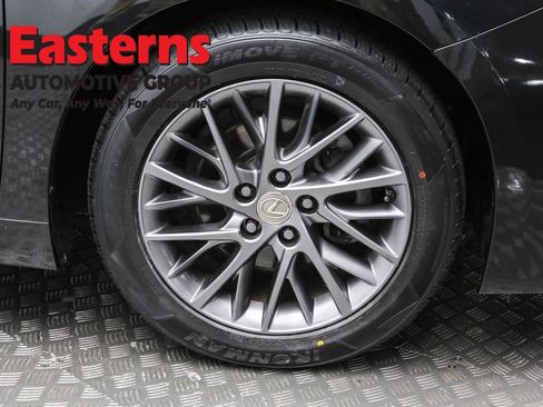 Used 2018 Lexus ES 350 w/ Luxury Package w/Wood Trim FWD image 35