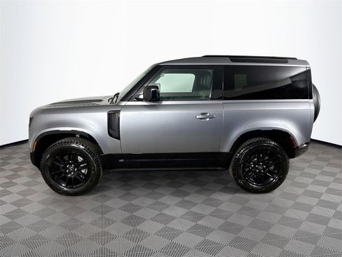 Used 2022 Land Rover Defender 90 X-Dynamic S image 5
