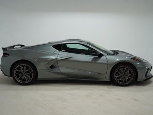 Used 2024 Chevrolet Corvette Stingray Premium Cpe w/ Z51 Performance Package RWD image 8