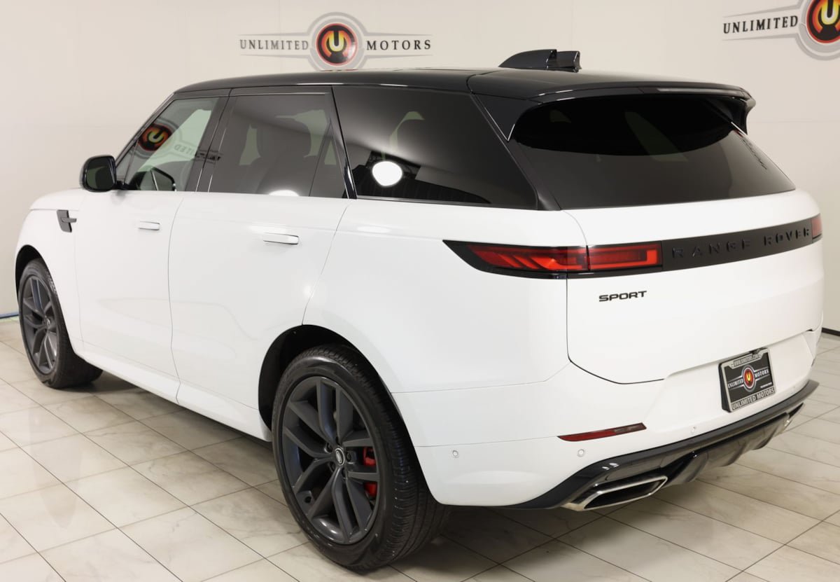 Used 2024 Land Rover Range Rover Sport Dynamic SE AWD/4WD image 4