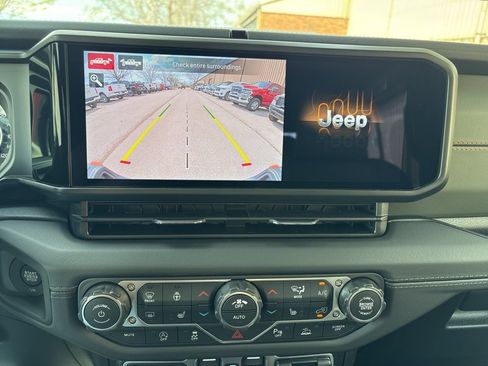 New 2026 Jeep Gladiator Mojave AWD/4WD image 32