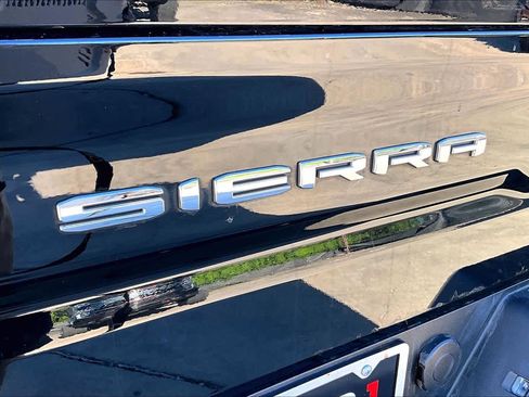 Certified 2022 GMC Sierra 1500 AT4 w/ AT4 Preferred Package image 30