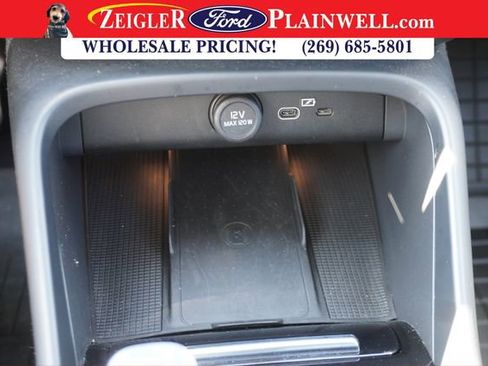 Used 2023 Volvo XC40 B5 Plus w/ Protection Package Premier image 25