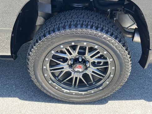 Used 2023 RAM 1500 Laramie AWD/4WD image 24