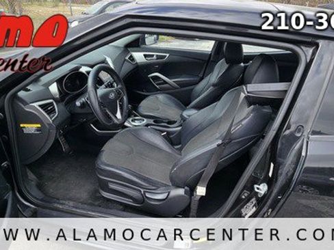 Used 2012 Hyundai Veloster w/ Style Pkg image 25