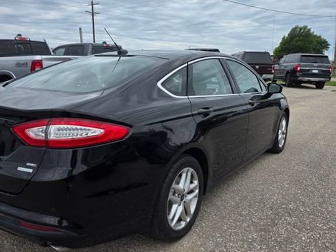 Used 2016 Ford Fusion SE w/ Equipment Group 202A FWD image 6