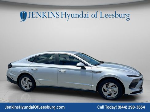 New 2026 Hyundai Sonata SE FWD image 2