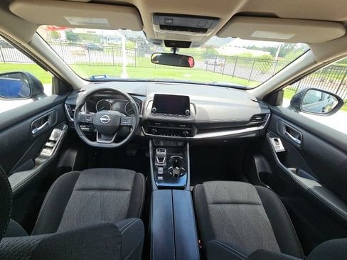 Used 2025 Nissan Rogue SV FWD image 25