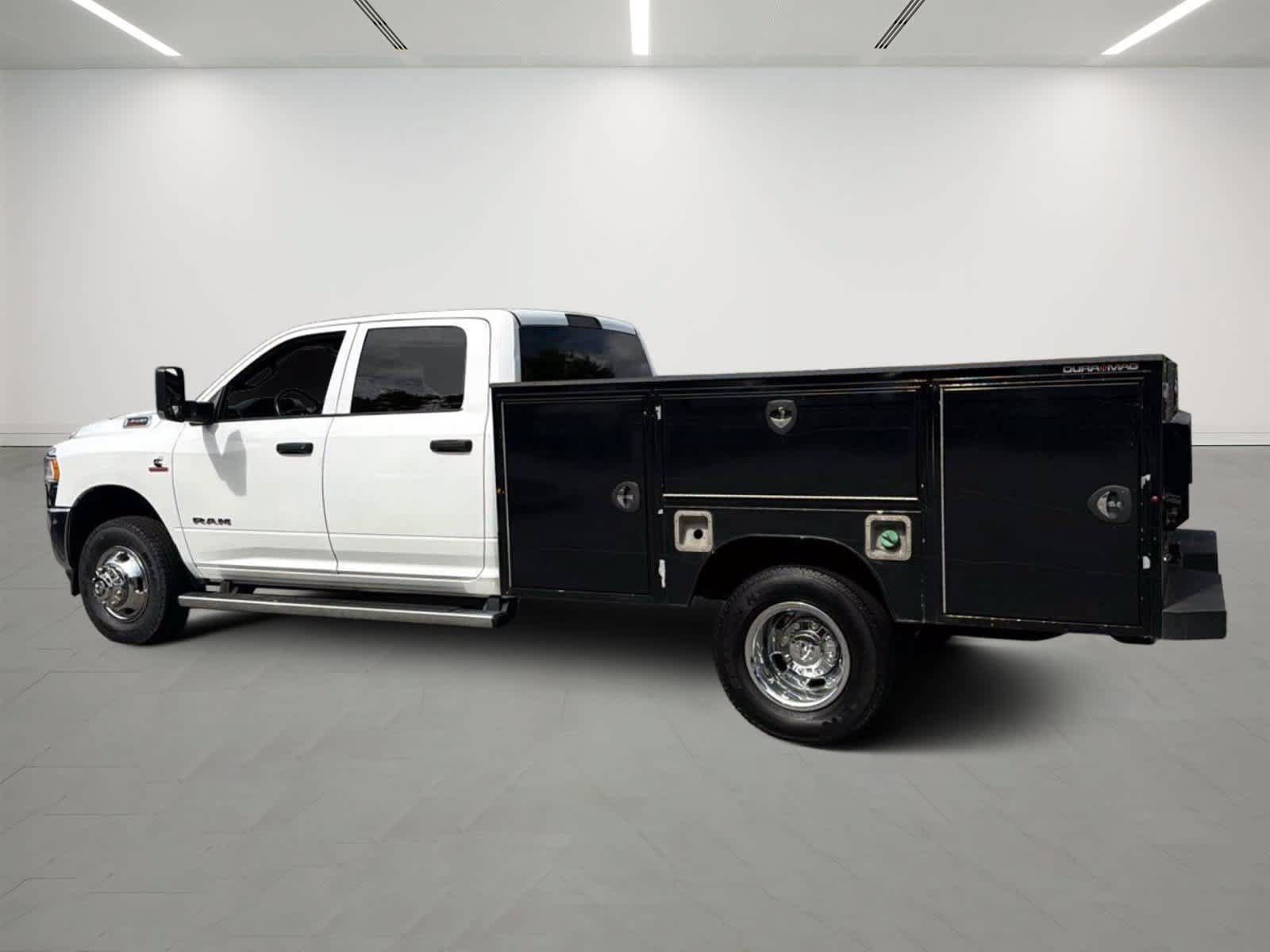 Used 2022 RAM 3500 Tradesman w/ Chrome Appearance Group AWD/4WD image 3