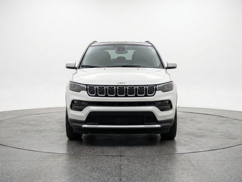 Used 2025 Jeep Compass Limited AWD/4WD image 2