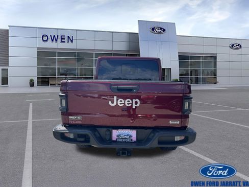 Used 2021 Jeep Gladiator Overland AWD/4WD image 3