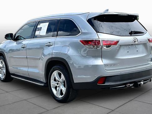 Used 2015 Toyota Highlander Limited Platinum FWD image 12