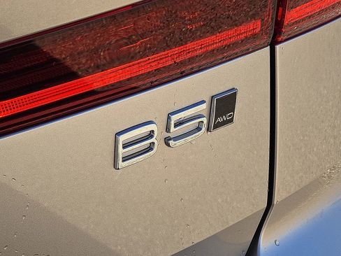 New 2026 Volvo XC60 B5 Plus w/ Protection Package Premier image 12