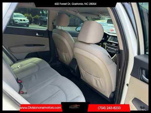Used 2018 Kia Optima LX FWD image 11