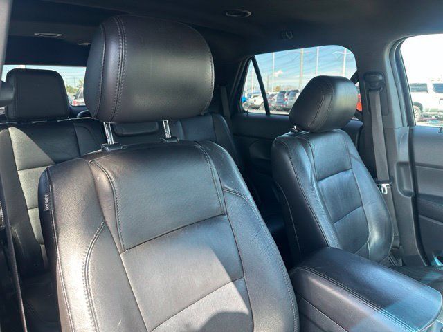 Used 2013 Ford Explorer XLT AWD/4WD image 31