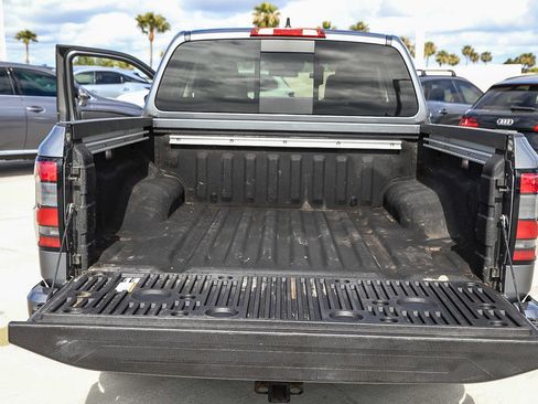 Used 2025 Nissan Frontier SV w/ SV Convenience Package RWD image 25