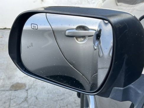 Used 2017 Toyota Sienna SE image 15