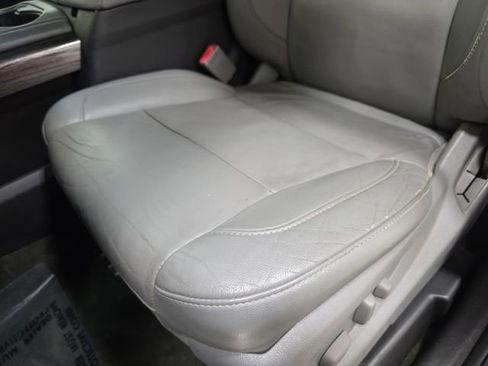 Used 2015 Chevrolet Suburban LT AWD/4WD image 27
