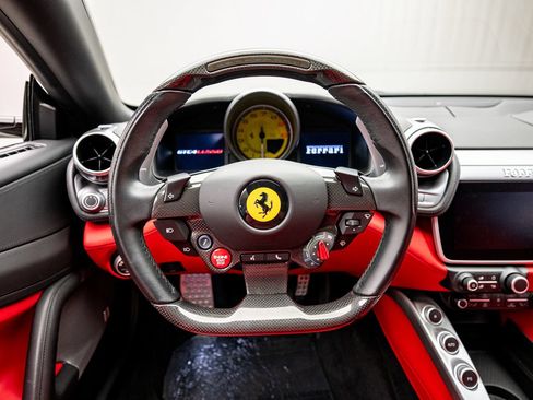 Used 2019 Ferrari GTC4Lusso AWD/4WD image 11